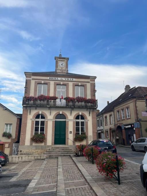 La Maison Du Perche Avec Jacuzzi Saint-Martin-des-Pezerits Exteriör bild